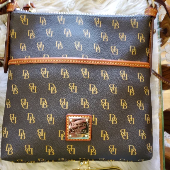 Dooney & Bourke Crossbody Bag and Coin Purse Set EUC - Picture 2 of 16